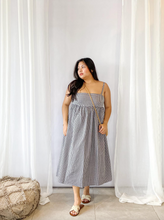 Load image into Gallery viewer, Sweetheart Dress Seersucker - Plus Size

