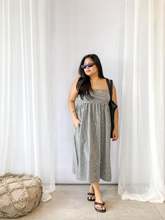 Load image into Gallery viewer, Sweetheart Dress Seersucker - Plus Size
