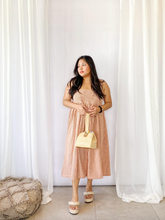 Load image into Gallery viewer, Sweetheart Dress Seersucker - Plus Size
