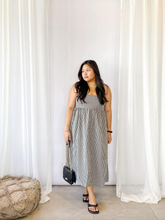 Load image into Gallery viewer, Sweetheart Dress Seersucker - Plus Size

