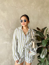 Load image into Gallery viewer, Holiday Set Stripes
